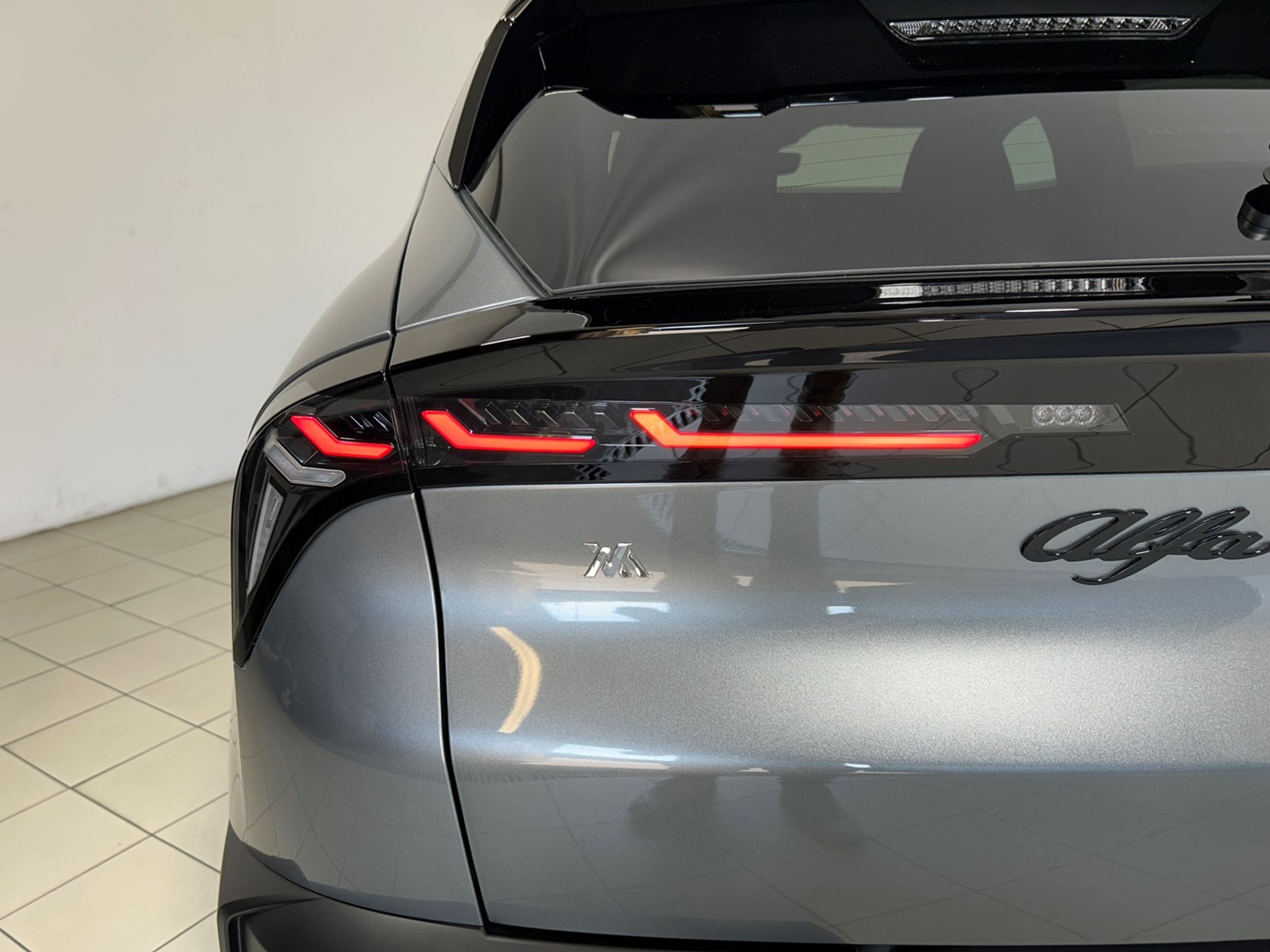 Junior 1.2 ibrida Speciale - Autoviemme